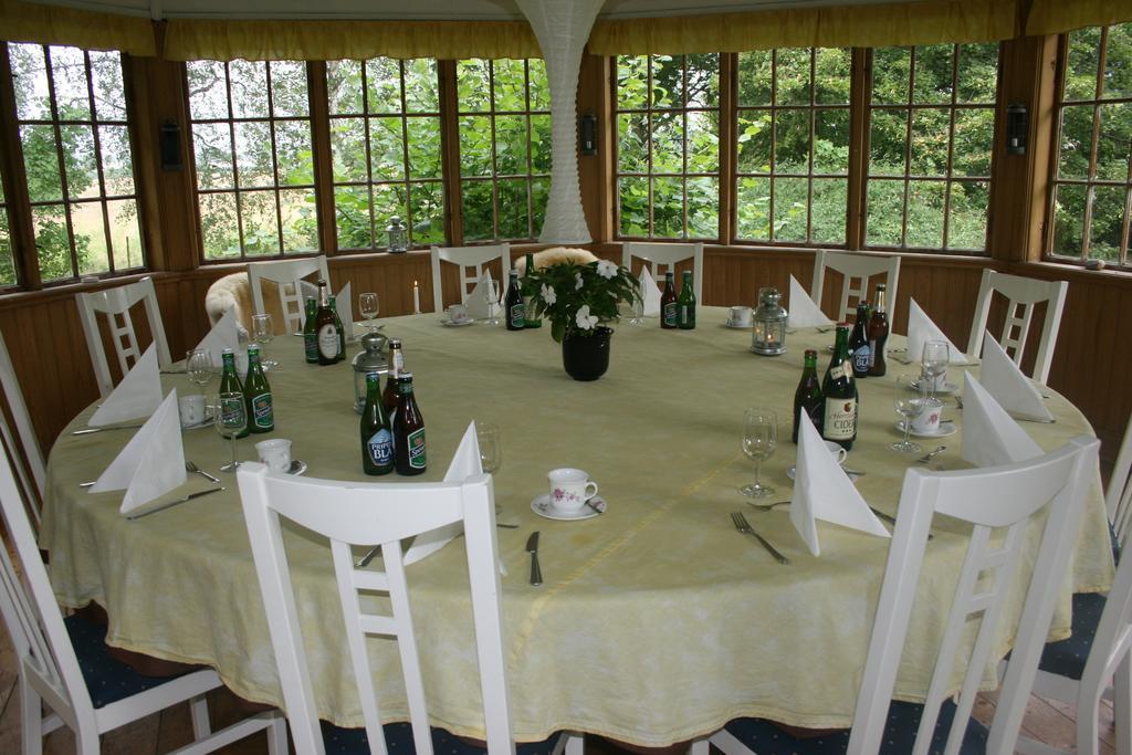 Hôtel Broby Gard à Märsta Extérieur photo